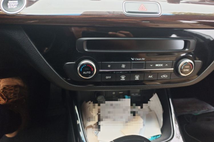 Used Kia K4 2015 1.8L Automatic DLX Special Audio And AC Panel