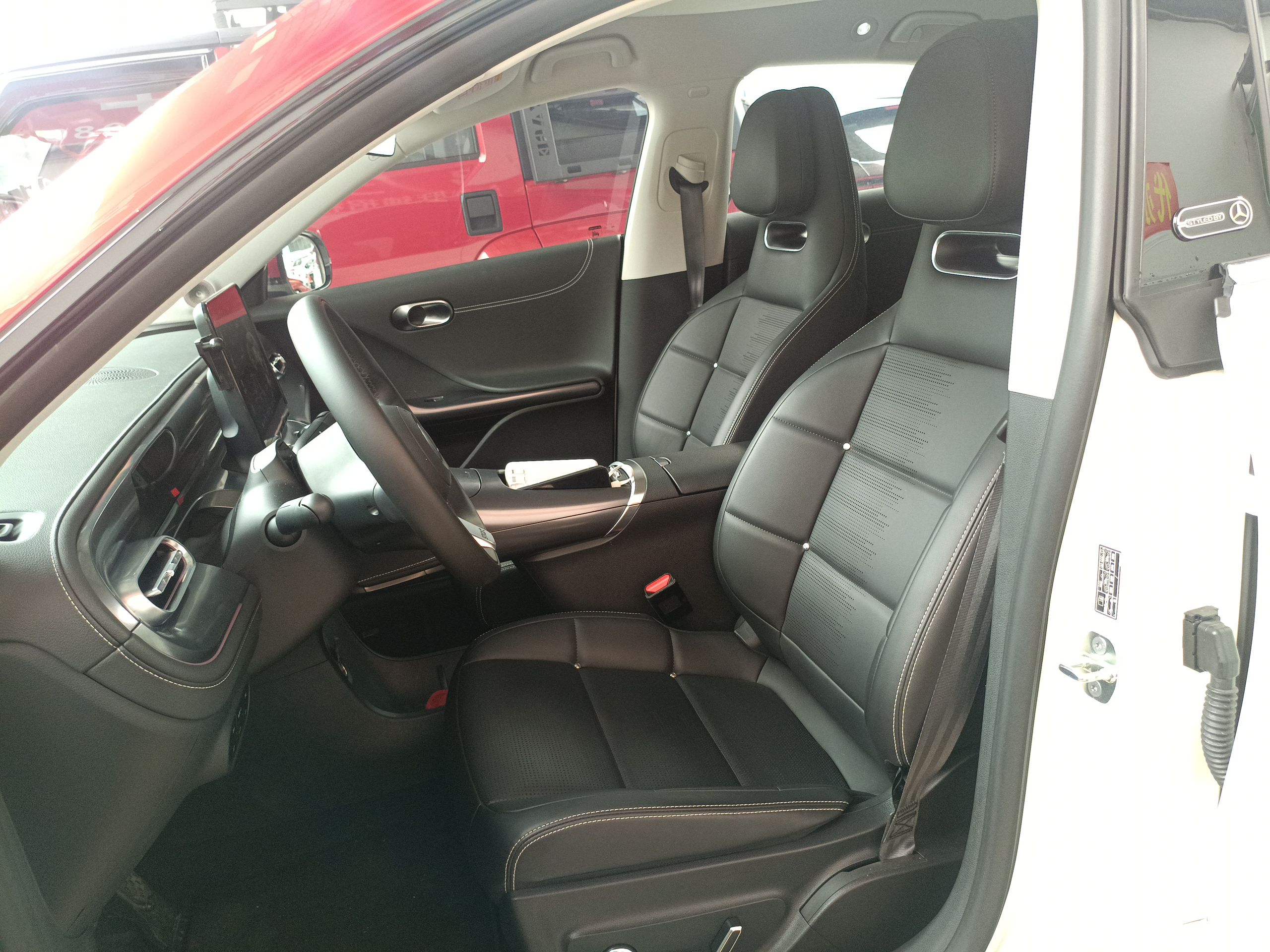 Переднее сиденье в автомобиле