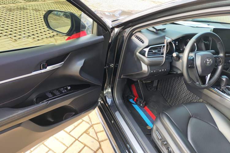 Used Toyota Camry 2023 2.0G Luxury Edition
