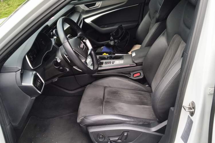 Used Audi A6 2020 allroad quattro Explorer 55 TFSI Prestige Off-Road Model
