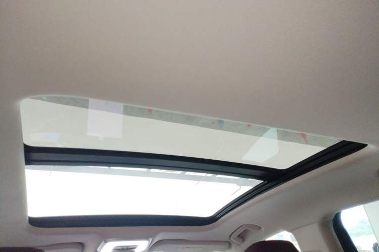 Used Hongqi H5 2024 2.0T Automatic Smart Connect Flagship Edition Headliner