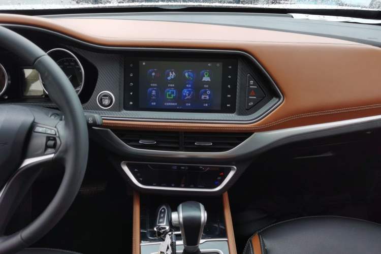 Used Zotye T300 2017 1.5T CVT Luxury Model Audio And AC Panel