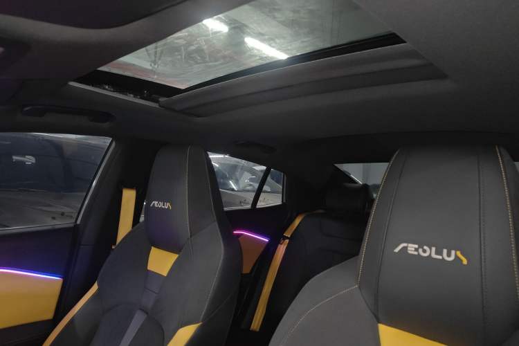 Used Dongfeng Aeolus Yixuan 2023 Mach Edition 1.5T Automatic Pursuit Rider Version Headliner