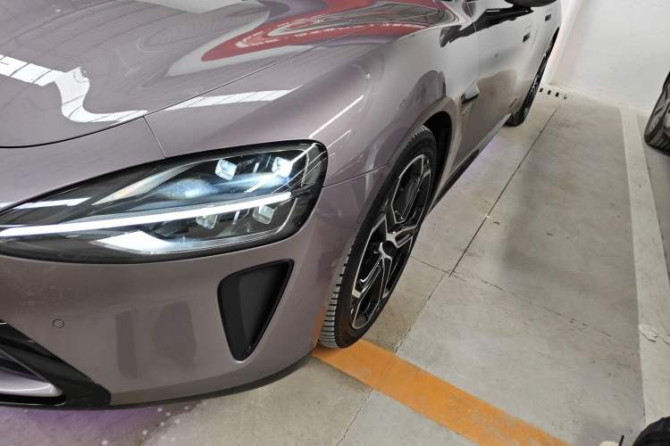 Used Xiaomi Auto SU7 2024 Four-Wheel Drive Ultra-Long Range Advanced Intelligent Driving Max Edition Left Front Headlight