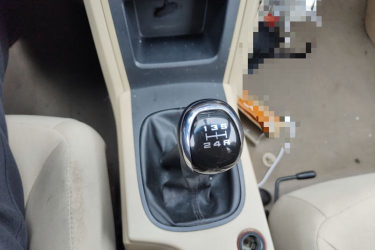 Used Roewe 350 2014 1.5L Manual Xunchi Edition Gear Lever