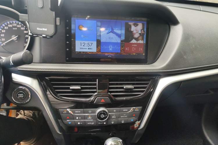 Used Venucia T90 2017 2.0L CVT Smart Edition Audio And AC Panel