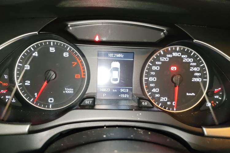 Used Audi A4L 2011 2.0 TFSI Technology Edition Instrument Cluster