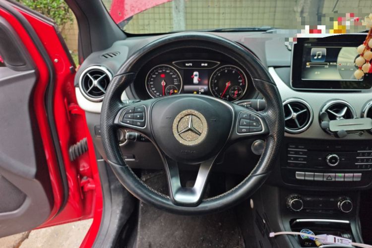 Used Mercedes-Benz B-Class 2015 B 200 Sport Edition Steering Wheel