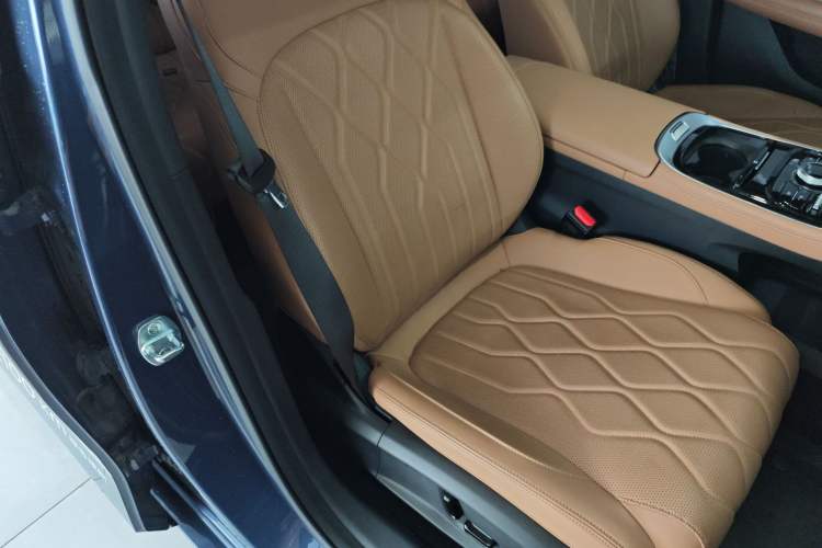 Used Geely Galaxy A7 2025 Model EM-i 150km Starship Edition Right Front Seat