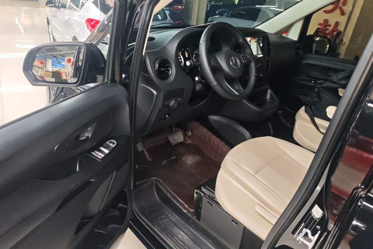 Used Mercedes-Benz Vito 2021 2.0T Elite Version 7 Seats Driver Seat