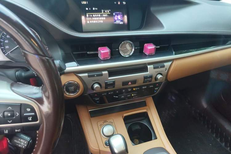 Used Lexus ES 2015 200 Comfort Edition Audio And AC Panel