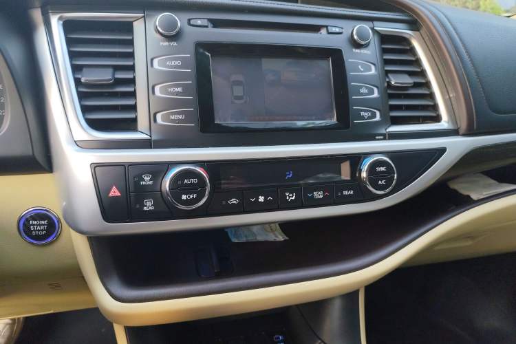 Used Toyota Highlander 2018 2.0T Two-Wheel Drive Elite Version 5 Seats China VI Standard
