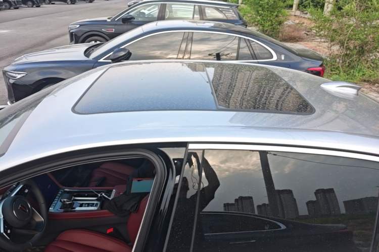 Used Hongqi H5 2025 2.0T Automatic Flag Edition – 500 000 Units Commemorative Version