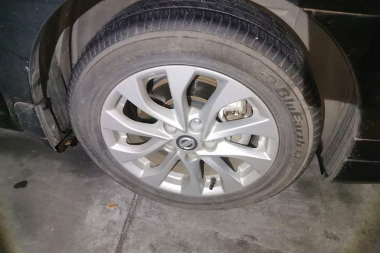 Used Nissan Sylphy 2016 1.6 XL CVT Luxury Edition Right Front Wheel Hub