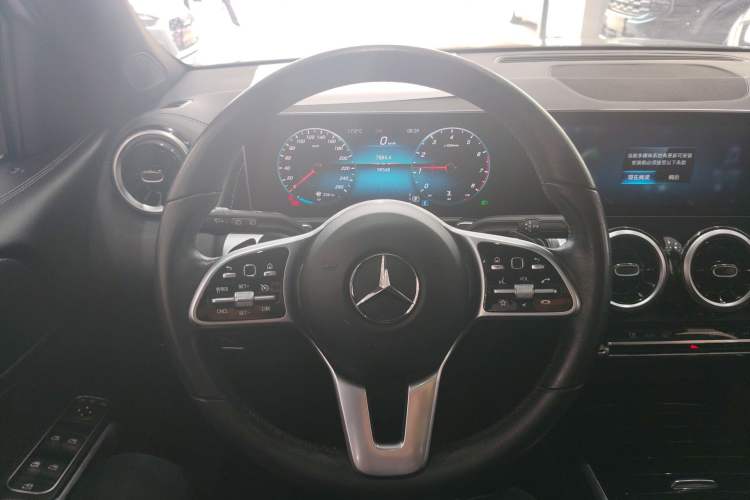 Used Mercedes-Benz GLB 2020 GLB 200 Dynamic Edition Steering Wheel