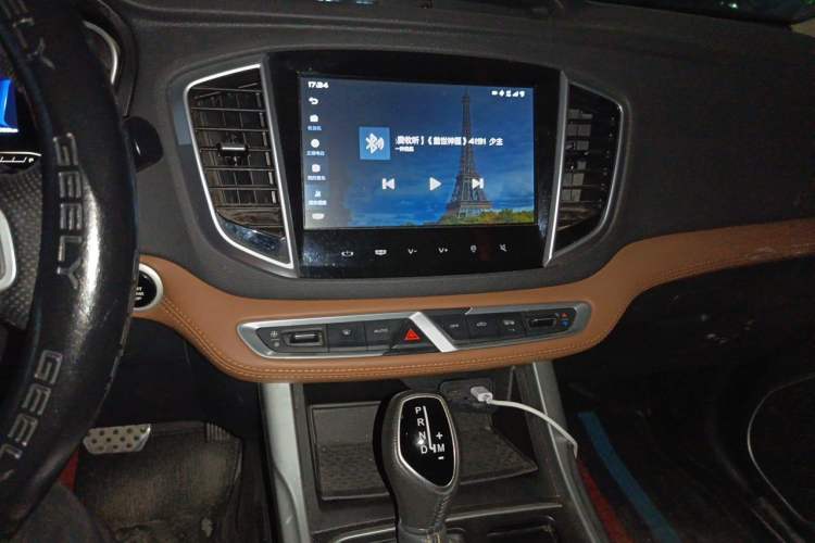 Used Geely Auto Vision X6 2019 1.4T CVT 4G Connected Flagship Version China VI Standard
