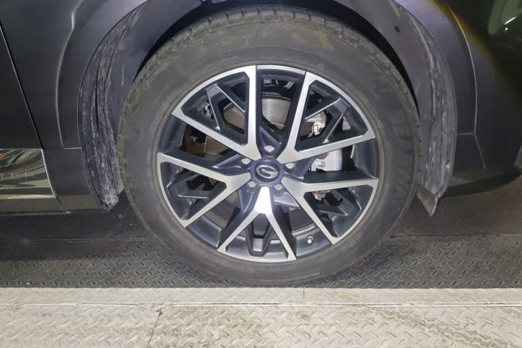 Used GAC Trumpchi GS8 2022 Dual-Engine Series 2.0TM Four-Wheel Drive Prestige Edition (6 Seats) Right Front Wheel Hub