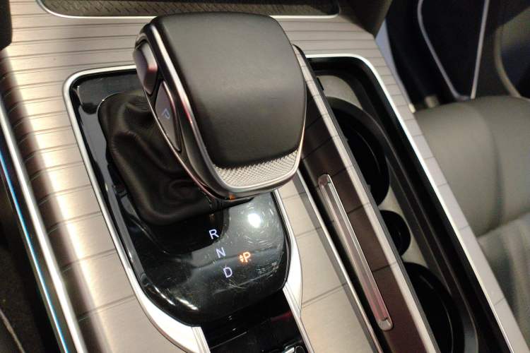 Used Hongqi HS7 PHEV 2024 2.0T PHEV Four-Wheel Drive Flagship Edition 6 Seats