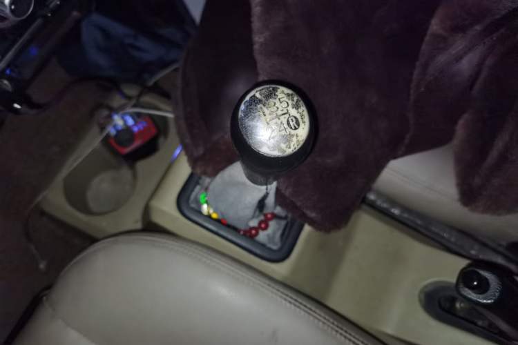 Used Dongfeng Xiaokang C37 2016 1.5L Standard II DK15-06 Gear Lever