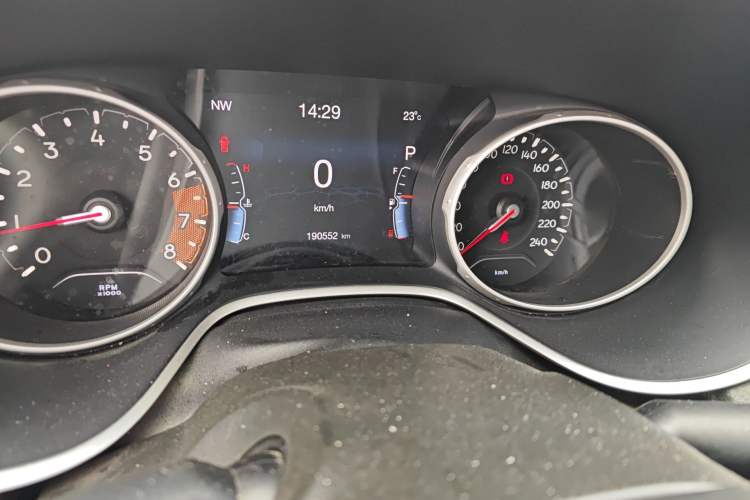 Used Jeep Compass 2017 200T Automatic Family Enjoyment Four-Wheel Drive Edition Odometer Close Up