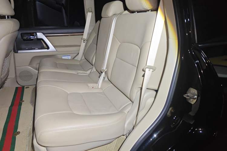 Used Toyota Land Cruiser 
