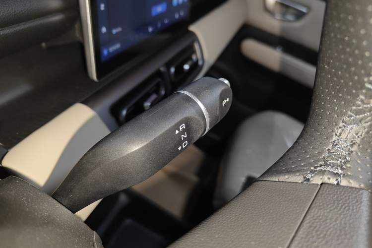 Used Wuling Bingo PLUS 2024 330 km Range Five-Seater Version
