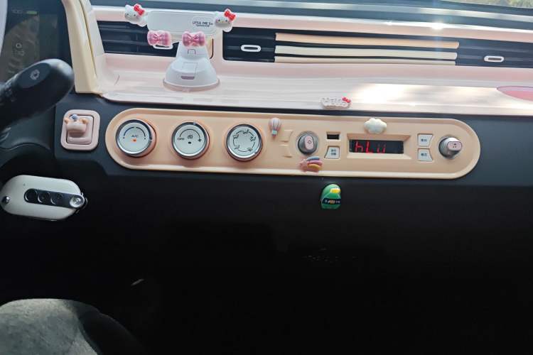 Used Wuling Hongguang MINIEV 2021 Macaron Fashion Model Lithium Iron Phosphate