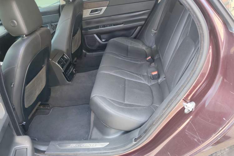 Used Jaguar XFL 2017 XFL 2.0T 200PS Windflower Edition Left Rear Seat