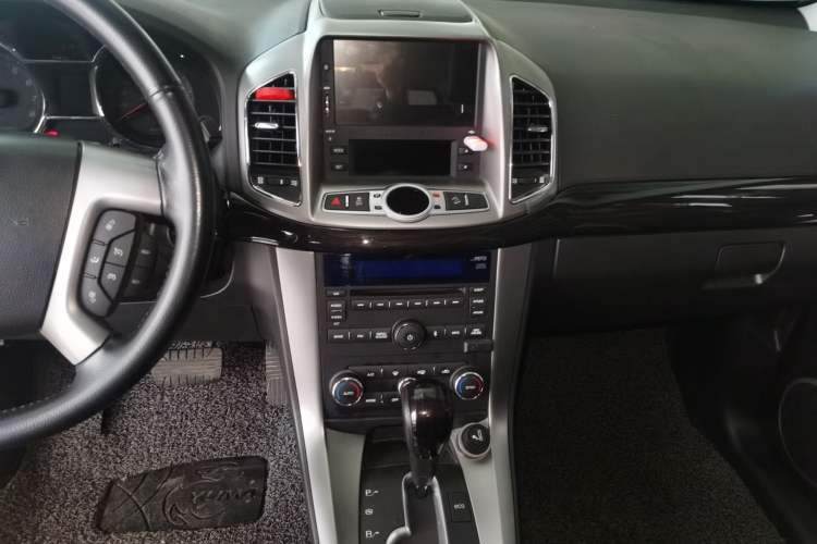 Used Chevrolet Captiva 2015 2.4L 4x4 Flagship Edition 7-Seater