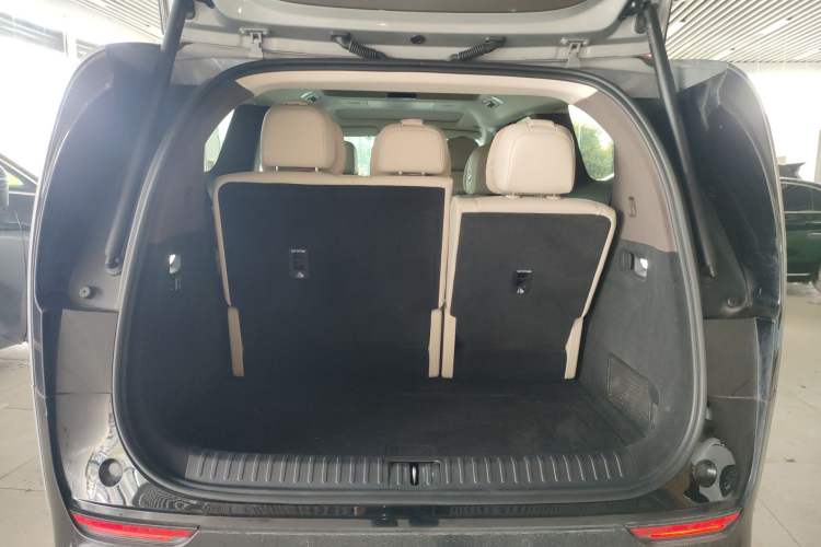 Used Li Auto MEGA 2024 Ultra Model
