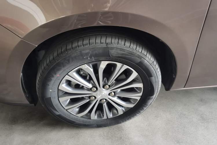 Used Buick GL8 2021 Land Cruiser Executive Class 652T Comfort Model