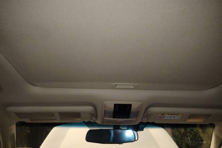 Used Toyota Prado 2017 2700 VX Nine Airbags Underbody Mount – Middle East Version Headliner