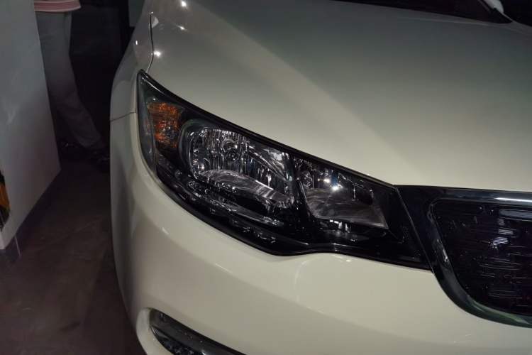 Used Kia Forte 2014 1.6L MT GLS Right Front Headlight