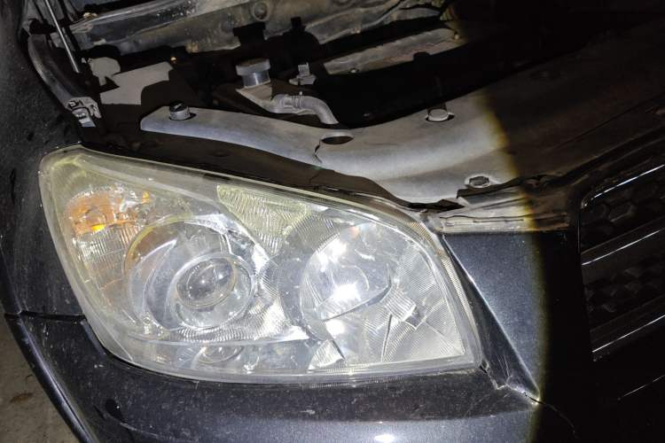 Used Toyota RAV4 2010 2.4L Automatic Deluxe Upgrade Edition Right Front Headlight