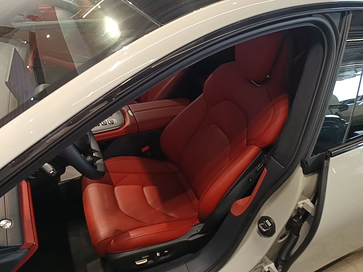 Xiaomi Auto SU7 2024 Four-Wheel Drive Ultra-Long Range Advanced Intelligent Driving Max Edition — снимка 17