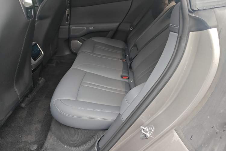 Used Xiaomi Auto YU7 2025 Ultra-Long Range All-Wheel Drive Pro Version Left Rear Seat