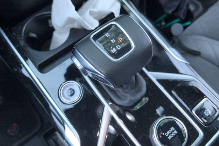 Used Hongqi HS5 2022 Revised Version 2.0T Smart Connect Flagship Edition Gear Lever