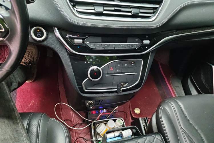 Used SAIC MAXUS G20 2021 Facelifted PLUS 2.0T Diesel Automatic Luxury Edition Gear Lever