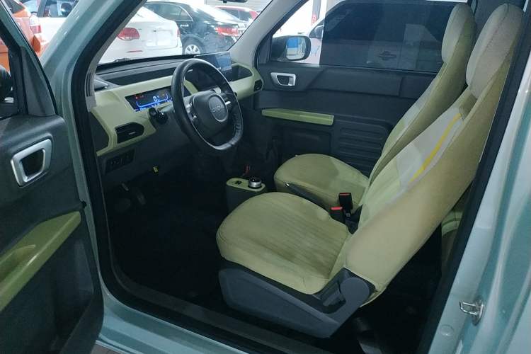 Used Geely Galaxy Panda 2024 Panda Mini 200km Endurance Bear
