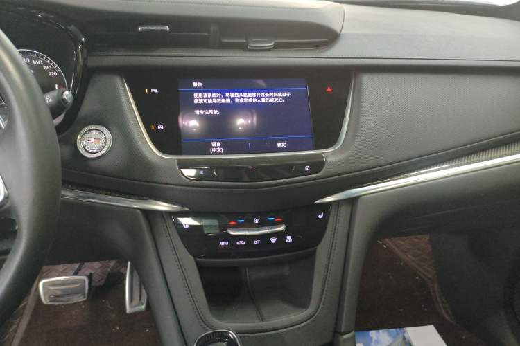 Used Cadillac XT5 2022 2.0T Four-Wheel Drive Luxury Version (Hummingbird Edition) Audio And AC Panel