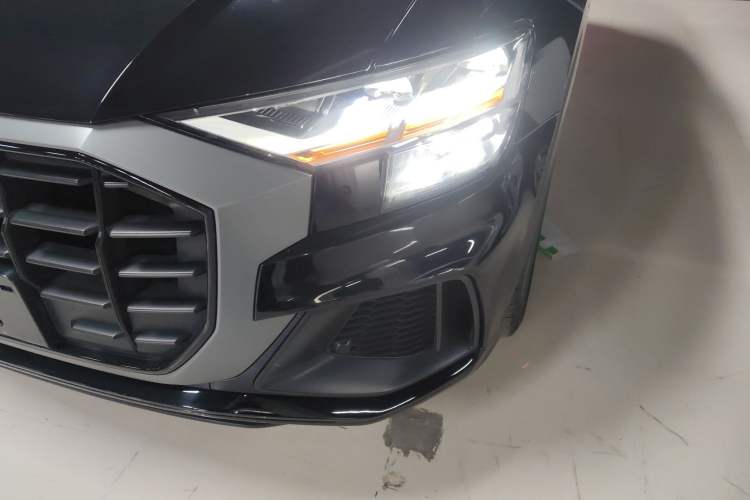 Used Audi Q8 2019 55 TFSI Luxury Dynamic Model