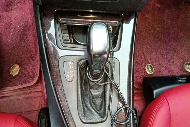 Used BMW 3 Series 2011 330i Convertible Coupe Gear Lever