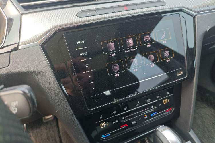 Used Volkswagen Magotan 2023 2 Million Units Limited Edition 330TSI DSG Leading Version
