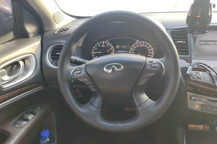 Used Infiniti QX60 2014 3.5L Four-Wheel Drive All-Terrain Version Steering Wheel