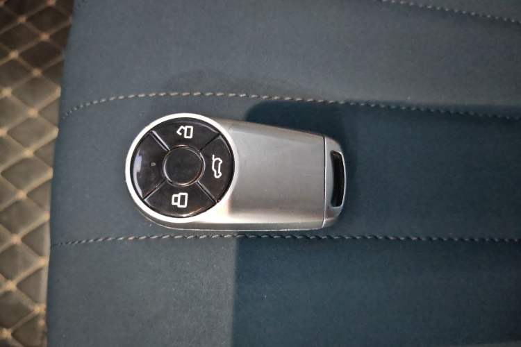 Used ORA Good Cat 2022 Morandi Edition 400km Standard Range Two-Week Young Enjoyment Version Lithium Iron Phosphate
