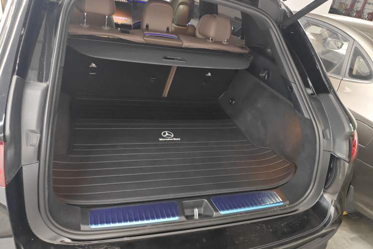 Used Mercedes-Benz EQE SUV 2023 500 4MATIC Special Edition Trunk