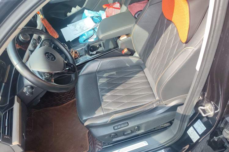 Used Volkswagen Passat 2020 Revised Version 330TSI Luxury Edition China VI Standard