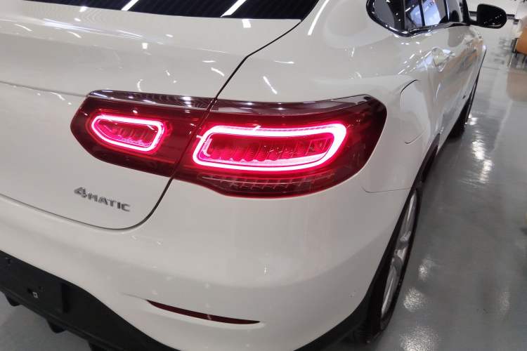 Used Mercedes-Benz GLC Coupe 2021 GLC 260 4MATIC Coupe SUV Exterior 3