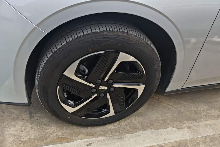 Used Geely Galaxy L6 2025 EM-i 140km Starship Edition