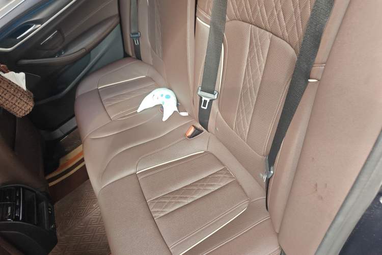 Used BMW 5 Series New Energy 2022 Restyled 535Le Pioneer Edition M Sport Package Left Rear Seat